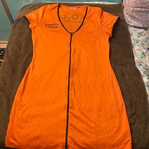 HALLOWEEN 🎃 COSTUME Inmate Plus size XL Dress